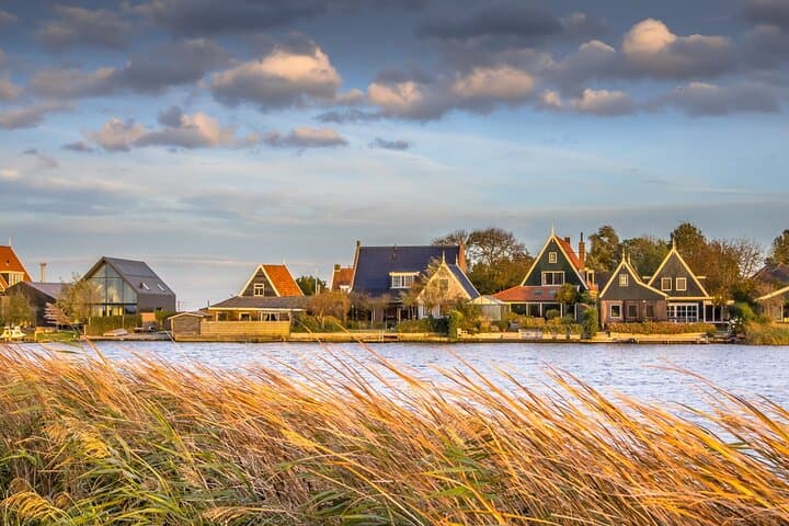 Private Zaanse Schans and Volendam Tour from Amsterdam