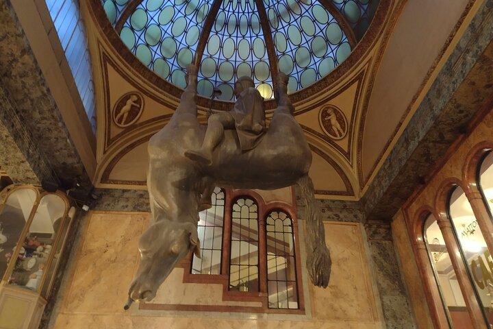 Walking Tour New Town of Prague, WWII & Communism (Tip-based)