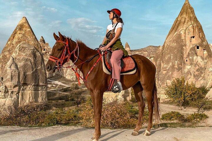 Équitation guidée à travers les vallées de Cappadoce