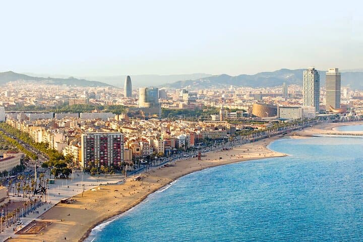 20-min Barceloneta & The Beach Supercar City Tour