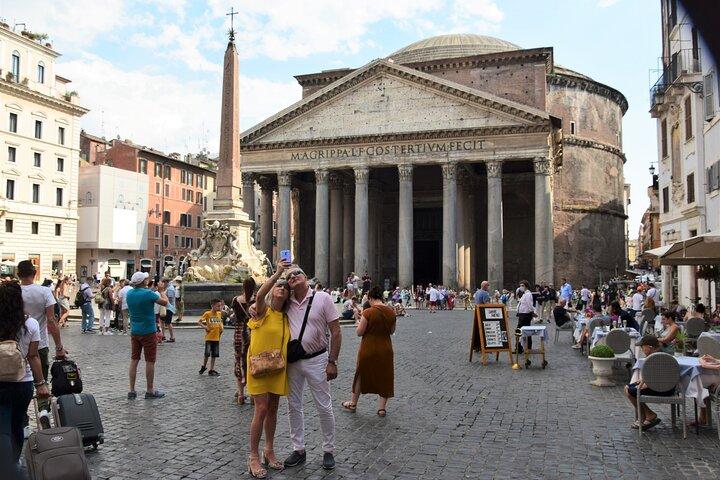 Tour Épico a Roma : Ida y vuelta al puerto, Coliseo, Atracciones icónicas y almuerzo