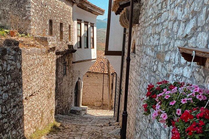Excursão de um dia no Lago Berat e Belshi saindo de Durres e Golem
