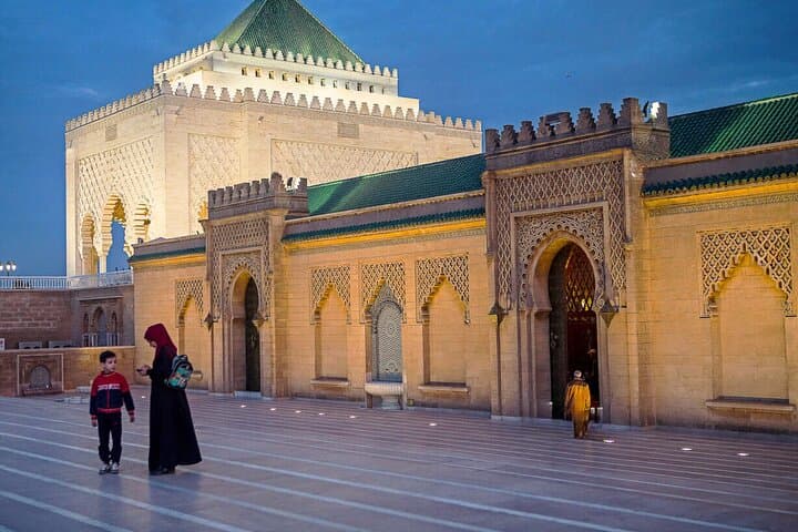 Rabat Night Tour with traditional Moroccan Dinner