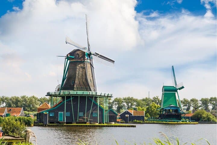 Zaanse Schans and Windmill Villages Guided Tour with Boat Ride