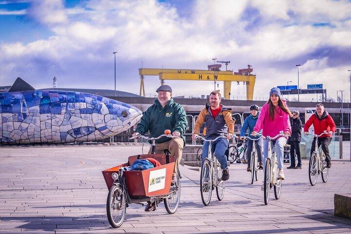 Excursion à vélo Titanic Eastside Belfast (privée) avec Hometown Tours