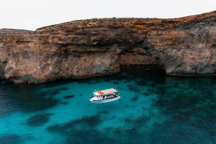 Mellieha: crociera a Gozo, Comino, grotte marine e Laguna Blu
