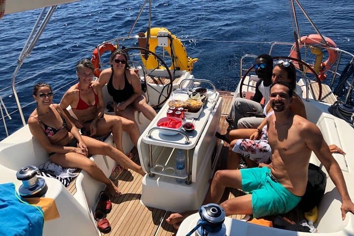 Barcelona Day & Sunset Sailing Tour with Drinks & Snacks