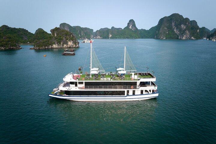 Arcady Premium Cruise Halong Bay Day Tour com jacuzzi e traslado