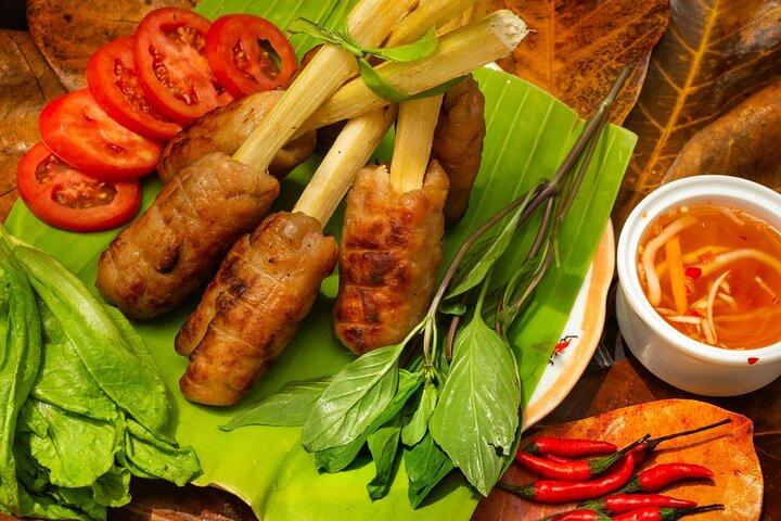 Hanoi: 7 Tasting Street Food Walking Tour og Train Street