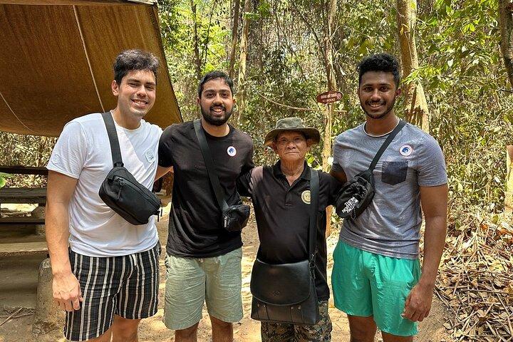 Tour privato di mezza giornata ai tunnel di Cu Chi per piccoli gruppi