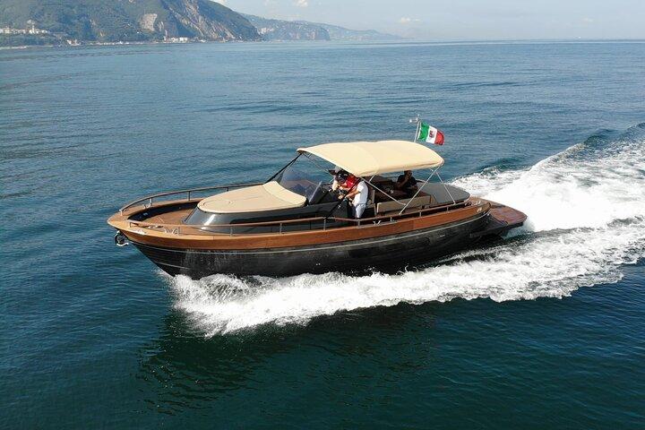 Amalfi Coast tour with 1-hour boat excursion