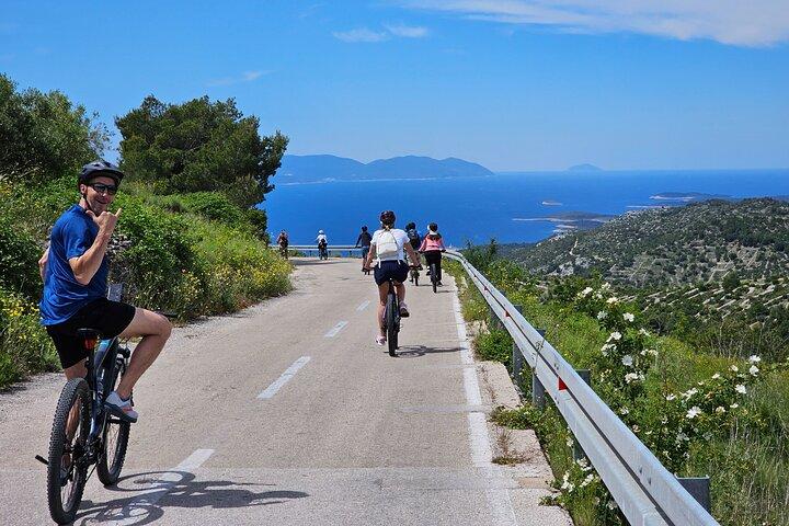 Privé Hvar Zelfstandige e-bikeverhuur
