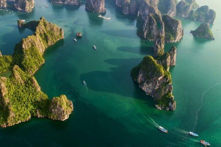 Passeio Privado de Canoa: Caiaque, Natação - Admire Halong de Cat Ba