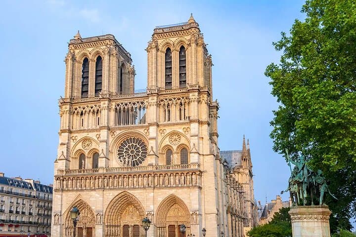 Semi-private Walking Tour: Notre Dame Mystery and Latin Quarter