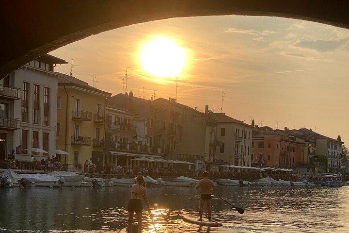 Sup expérience avec tour à Peschiera del Garda Lac de Garde