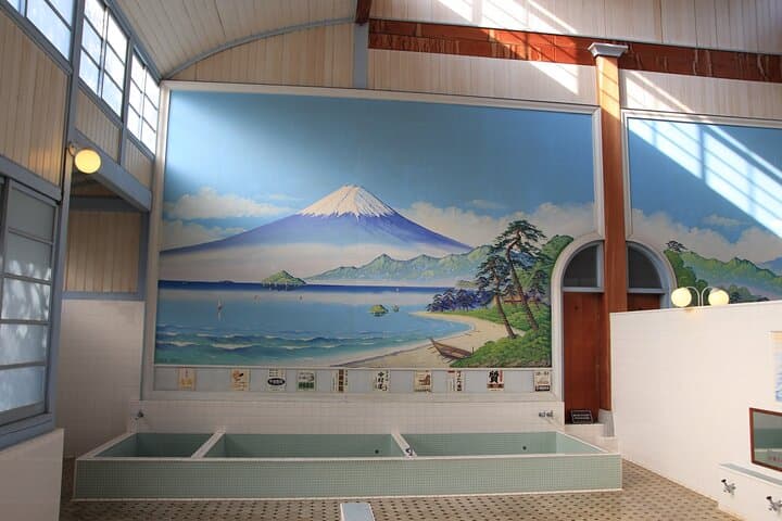 Tattoo-friendly open-air Onsen & drink