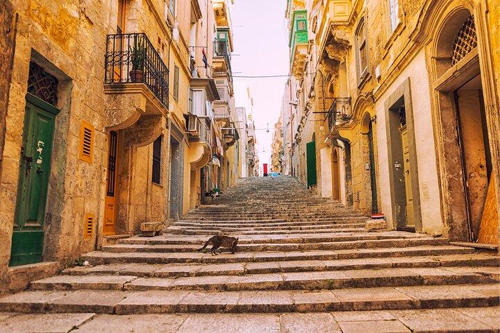 Valletta Scavenger Hunt & Highlights Self-Guided Walking Tour