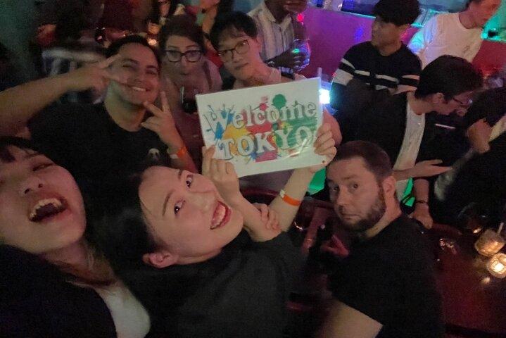 新宿の地元民と旅行者が出会う&お酒を楽しめる一人飲みパーティー