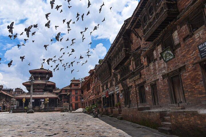 Nagarkot Sunset & Bhaktapur-Changu Narayan-tour met gids