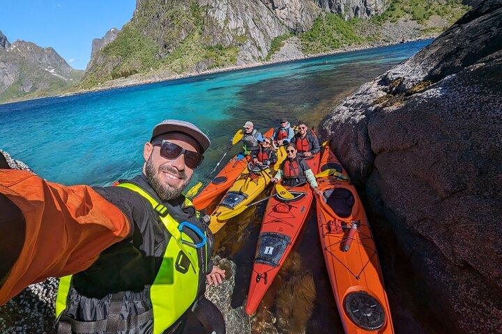 Explorez Reinefjord en kayak (3 heures)