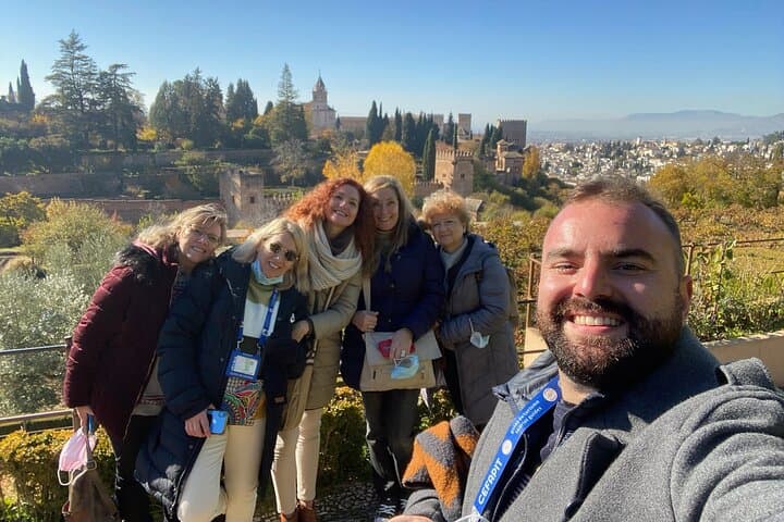 Private Tour of the Alhambra to travel back in time. NO TICKETS