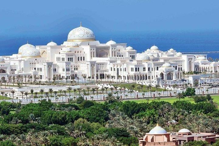 Abu Dhabi: Stadtrundfahrt, Große Moschee, Emirates Palace und Louvre