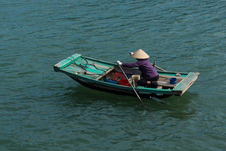 Île de Cat Ba - Excursion d'une journée dans la baie de Lan Ha : kayak, natation et repas