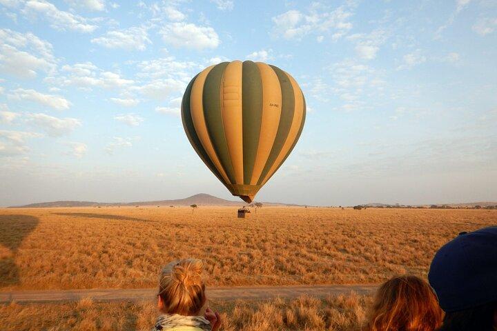 7 Days of Pure Luxury: Masai Mara Wildlife Safari & Diani Beach