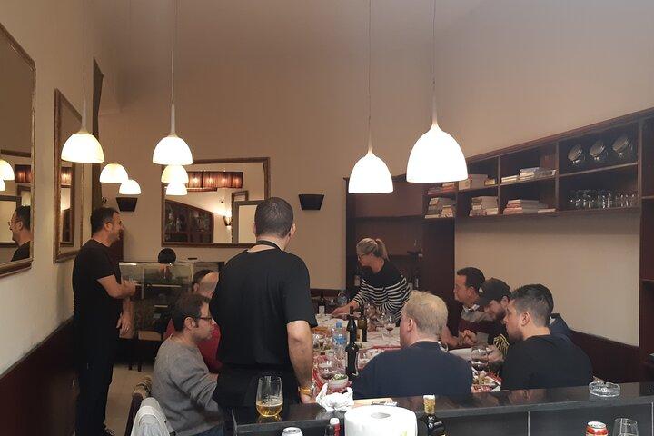 Cena tradizionale albanese e mediterranea