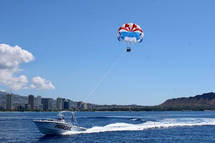Waikiki e Diamond Head para-sailing experiência