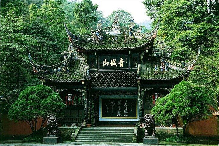 Mount Qingcheng og Dujiangyan kunstvandingssightseeingtur