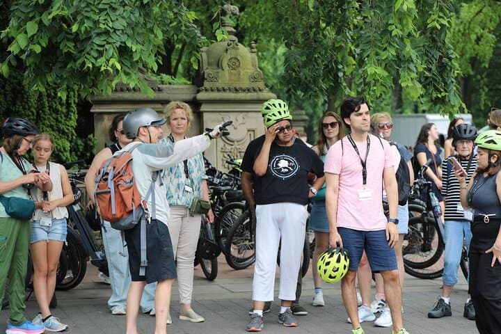 Central Park Bike Tour in French or English