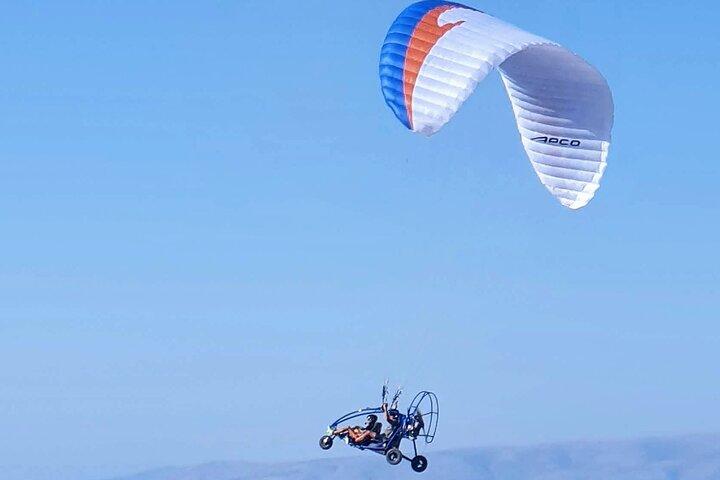 Voos tandem de paratriking sobre a ilha de Corfu