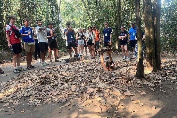 Avventura nel tunnel di Cu Chi in limousine