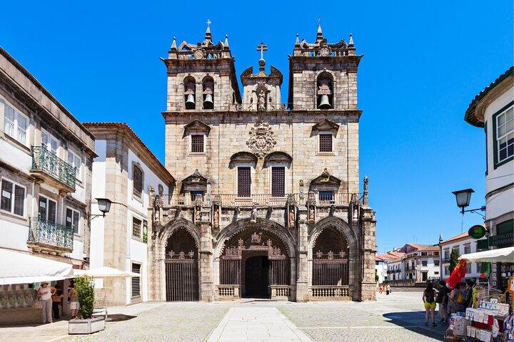 Braga búsqueda del tesoro & Highlights tour a pie autoguiado