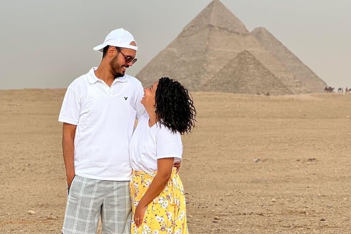 Private Tour To Giza Pyramids and Sphinx