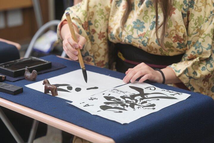 Tokyo Calligraphy Ervaar Japanse lekkernijen met groene thee