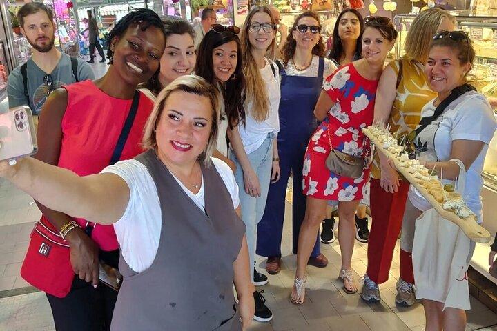 Turin Market Tour & autentisk italiensk aperitivo hjemme hos en lokal