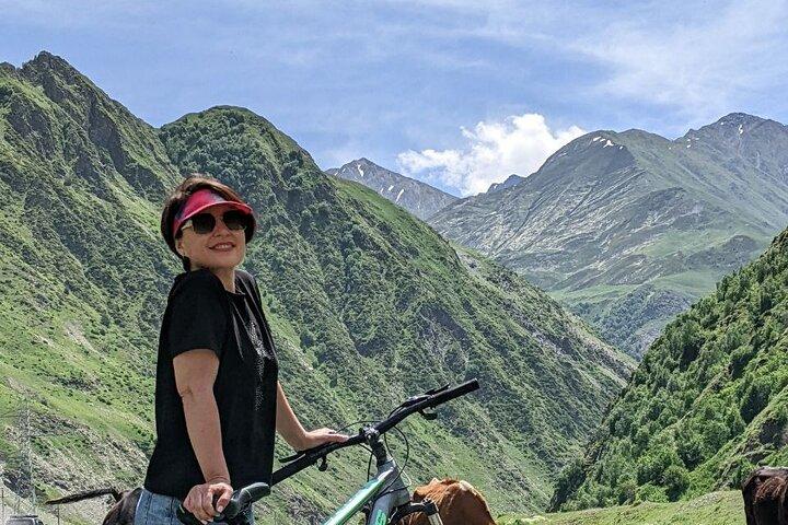 Lille gruppe heldags cykeltur og trekking i Juta-kløften!