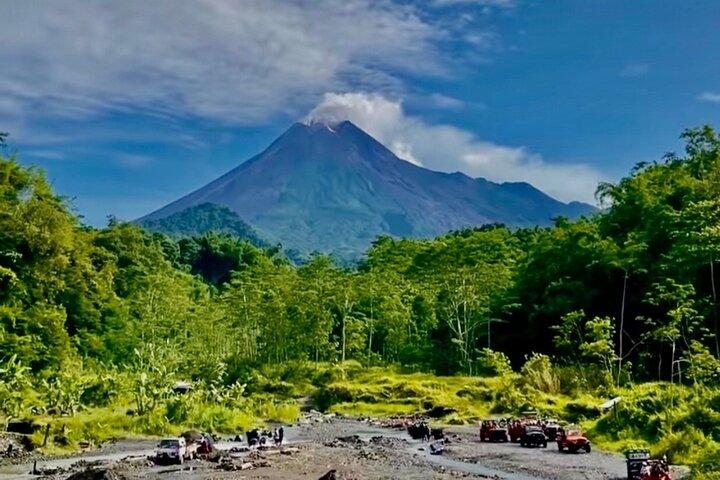 Tour del tempio di Borobudur e Prambanan e del vulcano Merapi