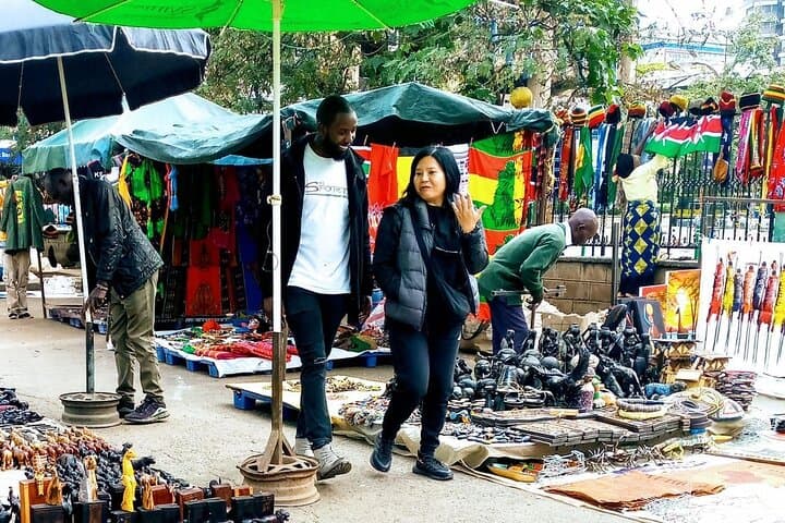 Nairobi City Drive Tour, GiraffeCentre & Souvenir Shopping Tour