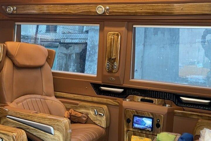 DCAR LIMOUSINE: Da Nang-Hoi An eller Hue City på én dag (10-11 timer)