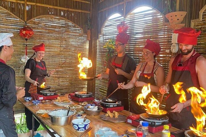 Hoi An Cooking Class (lokale markt, Mand Boot, Vissen & Koken)