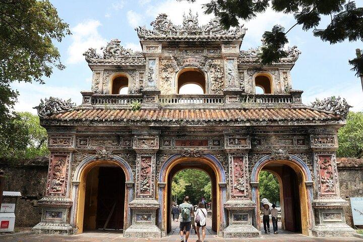 Hue Ancient Capital Luxury DAy Tour de Hoi An e Da Nang