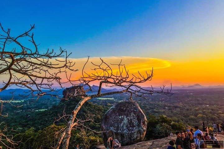 Viagem diurna ao templo da caverna Sigiriya e Dambulla saindo de Colombo