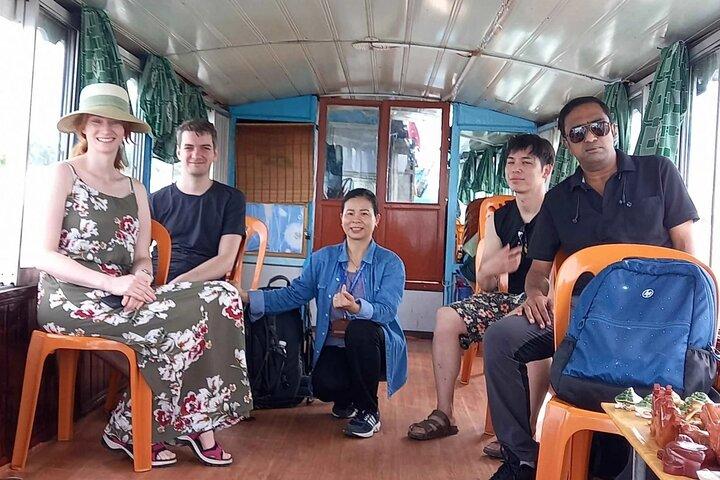 Tour privato in barca del drago di Hue Pagoda di Thien Mu e tombe reali