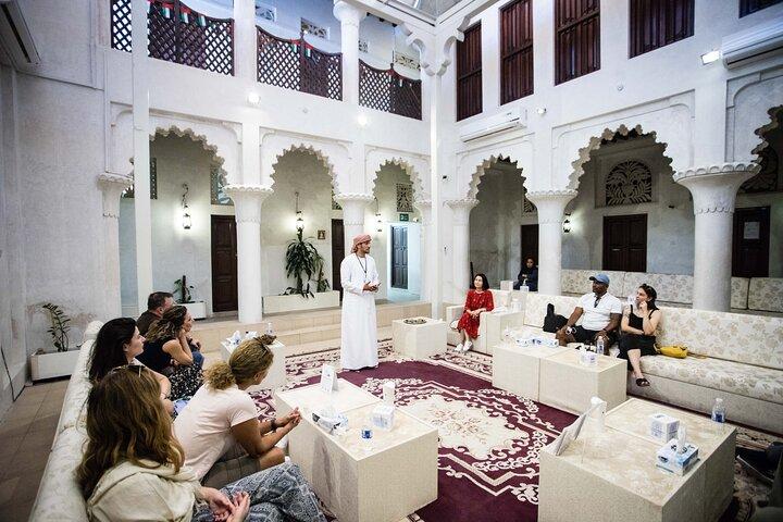 Dubai Aladdin Tour: Souks, Creek, Old Dubai og smagninger