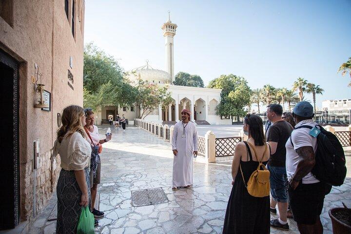 Dubai Aladdin Tour: Souks, Creek, Old Dubai og smagninger