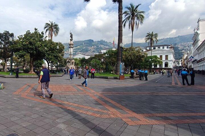 Essensen av Quito: Privat stadstur + Världens mitt (max. 3 personer)