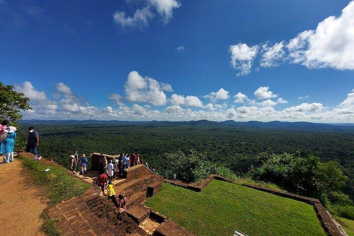 Excursão à caverna e vila Sigiriya Rock Dambulla saindo de Trincomalee